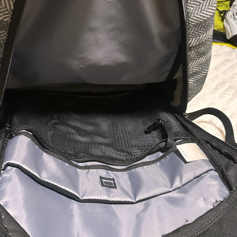 Adidas back pack - Picture 5 of 7